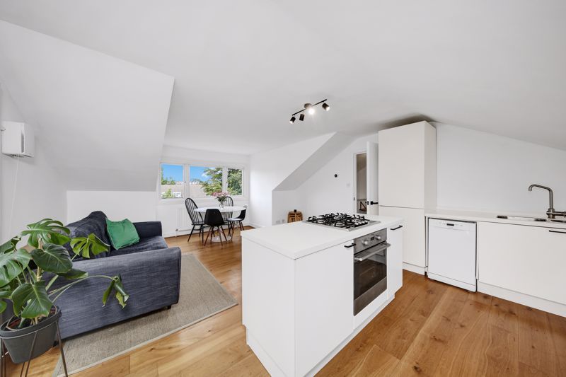 1 bed flat for sale in Goulton Road, Lower Clapton E5, £490,000