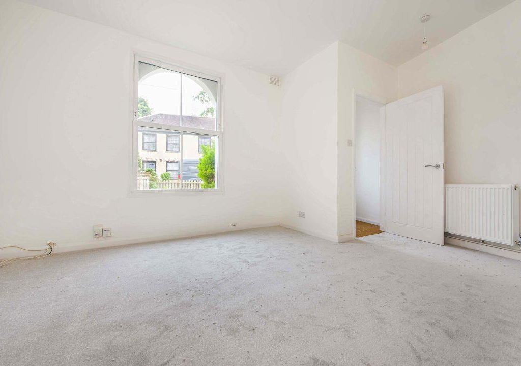 3 bed terraced house for sale in High Street, Harefield, Uxbridge UB9, £395,000
