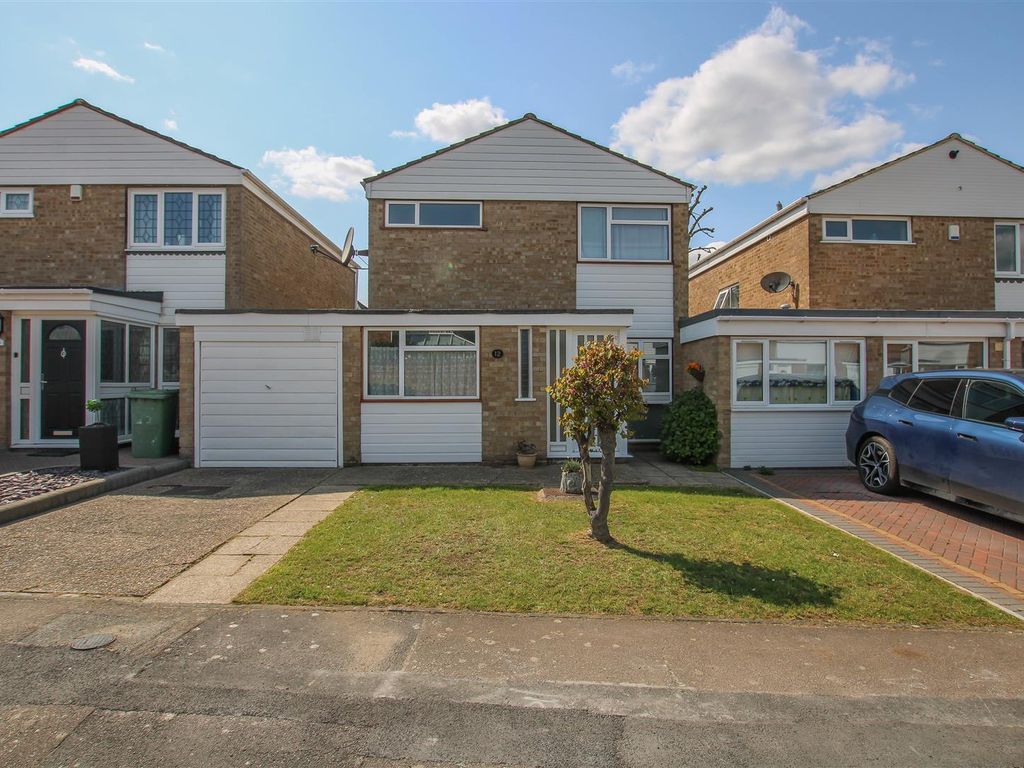 3 bed detached house for sale in Hamilton Crescent, Warley, Brentwood CM14, £550,000