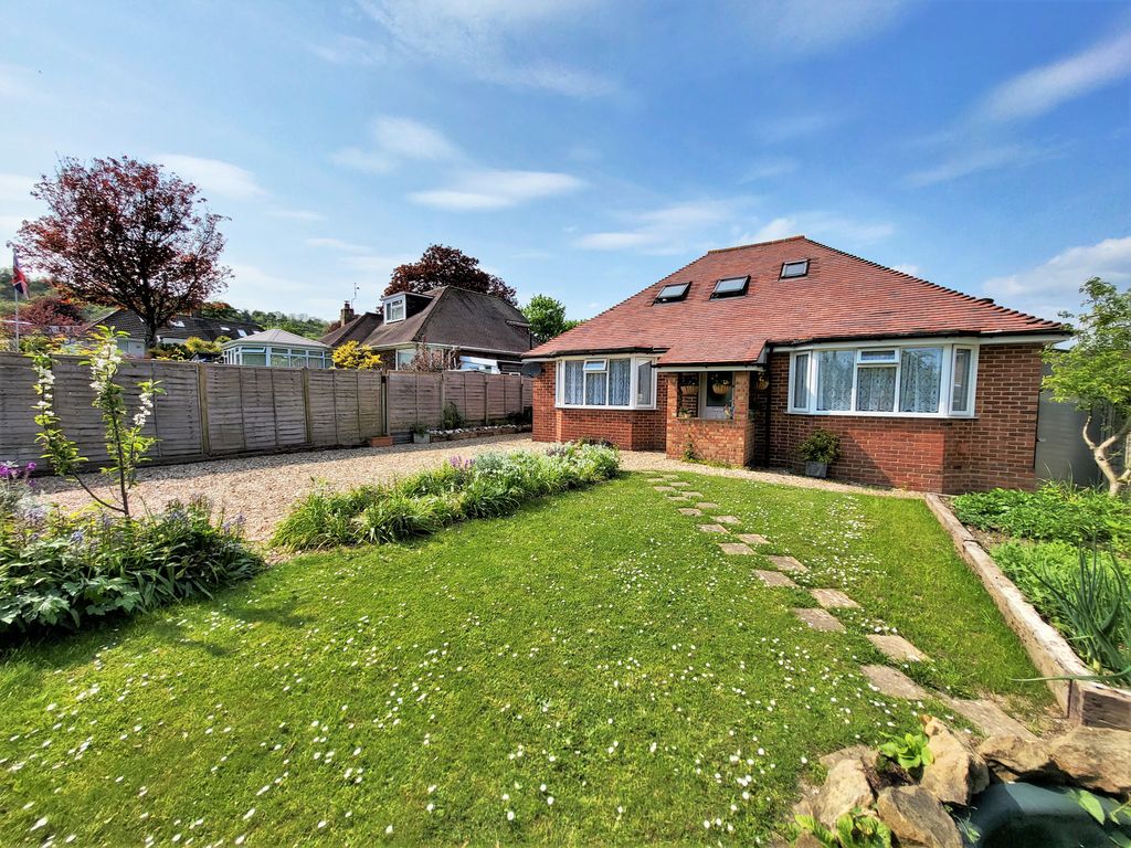 4 bed bungalow for sale in Downside Avenue, Findon Valley, Worthing BN14, £425,000