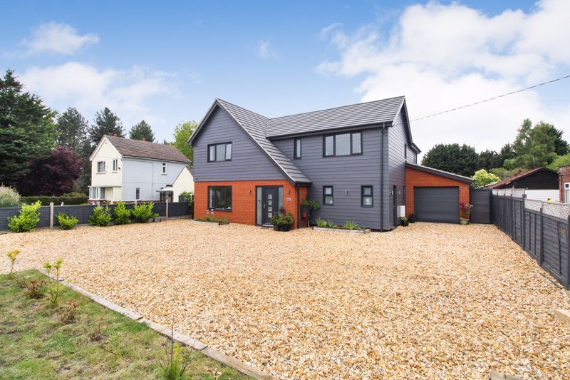 5 bed detached house for sale in Chawston Lane, Chawston MK44, £857,500