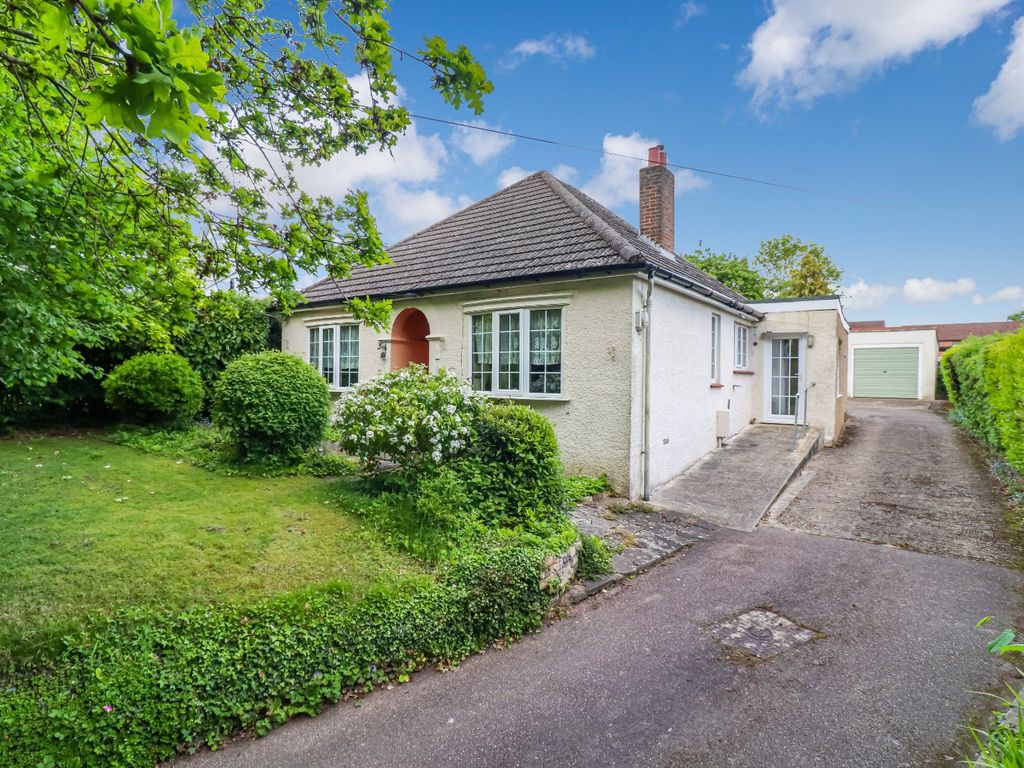3 bed bungalow for sale in Tylers Hill Road, Chesham, Buckinghamshire HP5, £725,000