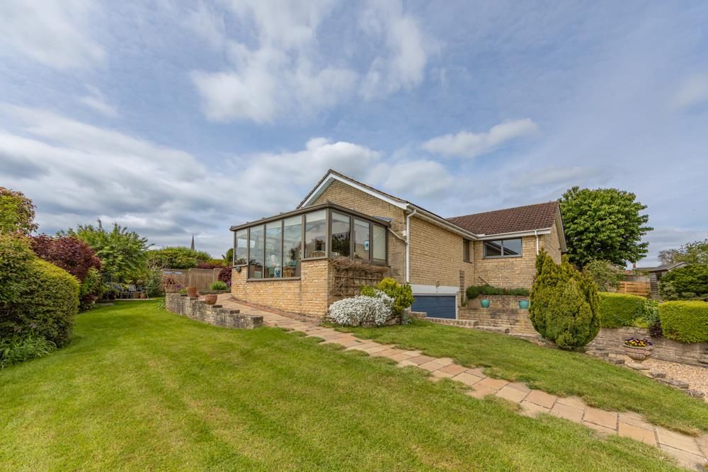 4 bed bungalow for sale in Kingsfield Close, Bradford-On-Avon, Wiltshire BA15, £750,000