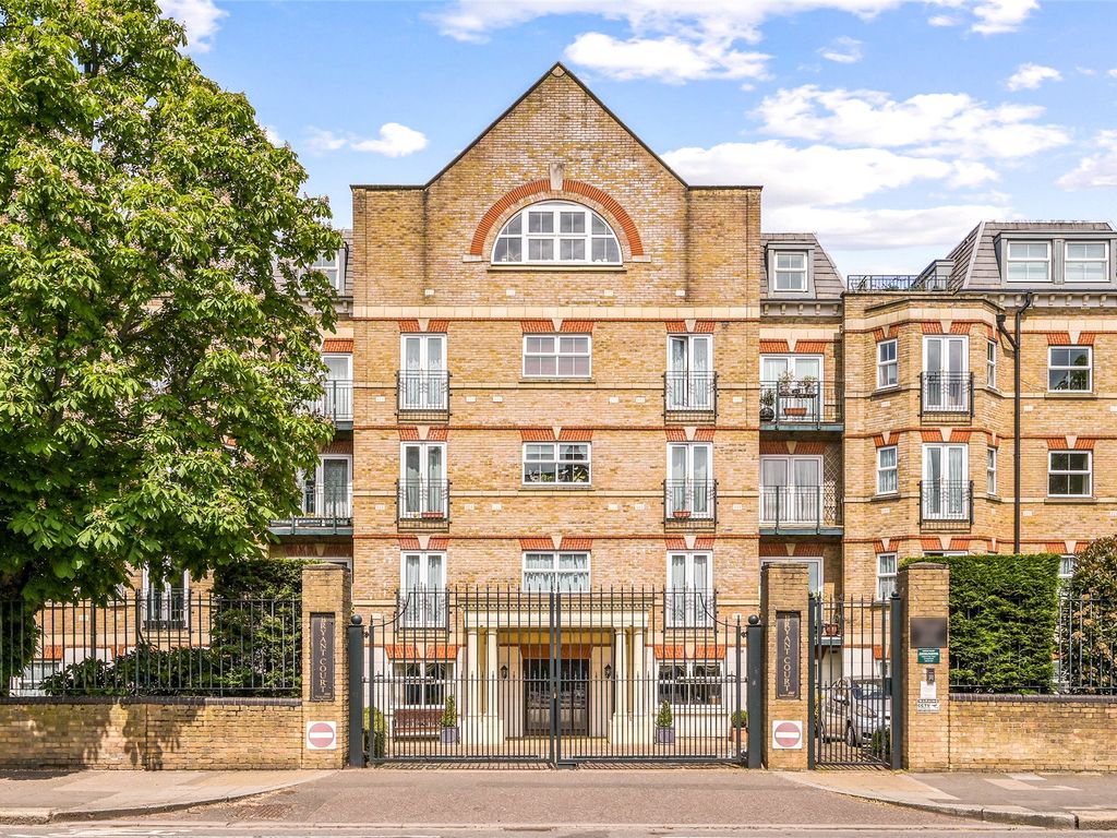2 bed flat for sale in Bryant Court, 278 The Vale, Acton, London W3, £380,000