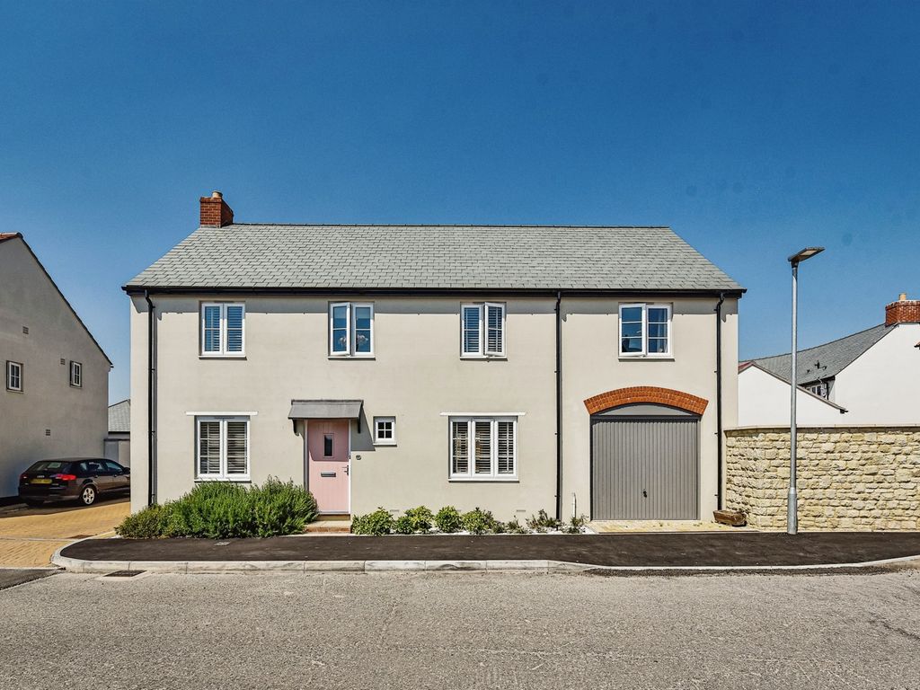 4 bed detached house for sale in Salmon Street, Mere, Warminster BA12, £399,950