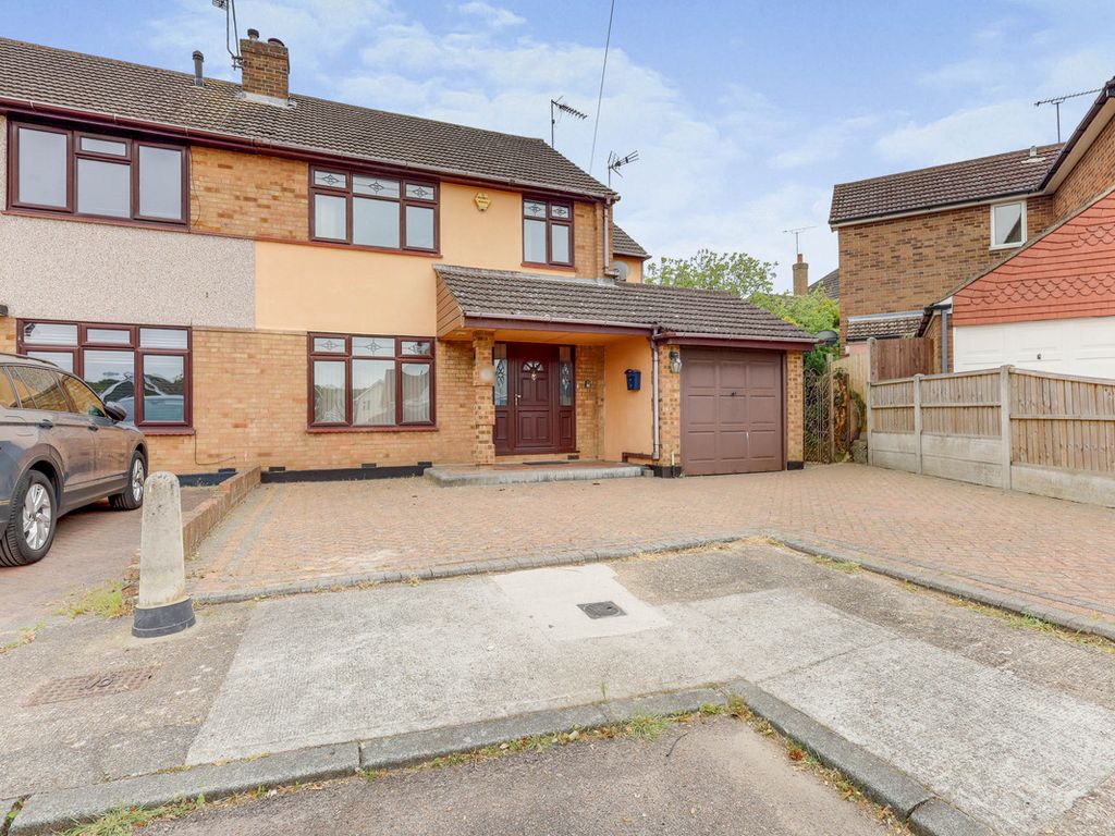 4 bed semi-detached house for sale in Deerhurst Close, Benfleet SS7, £425,000