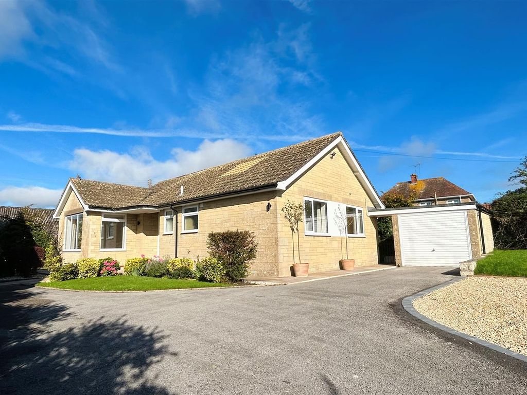 3 bed detached bungalow for sale in Woodswater Lane, Beaminster DT8, £579,995