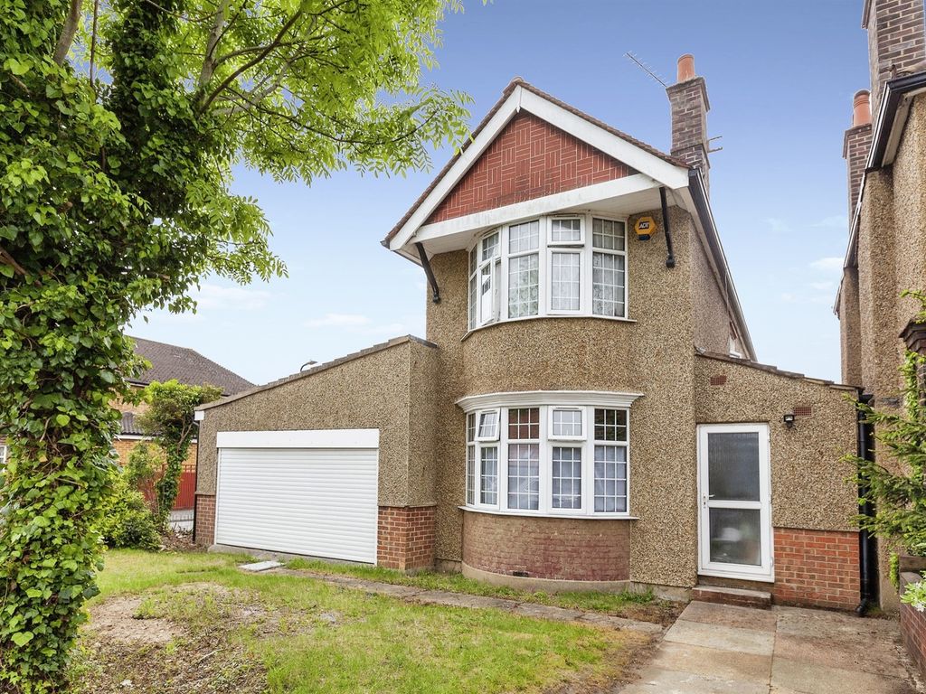 4 bed detached house for sale in Wheatlands Road, Slough SL3, £685,000