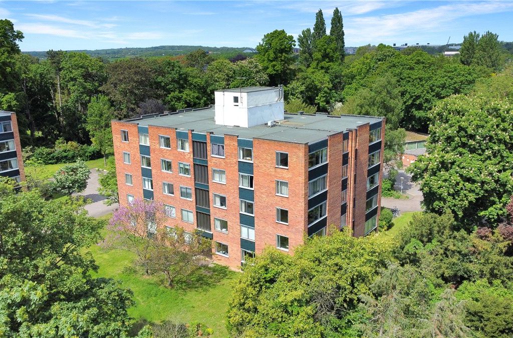 3 bed flat for sale in Westberry Court, Cambridge CB3, £560,000