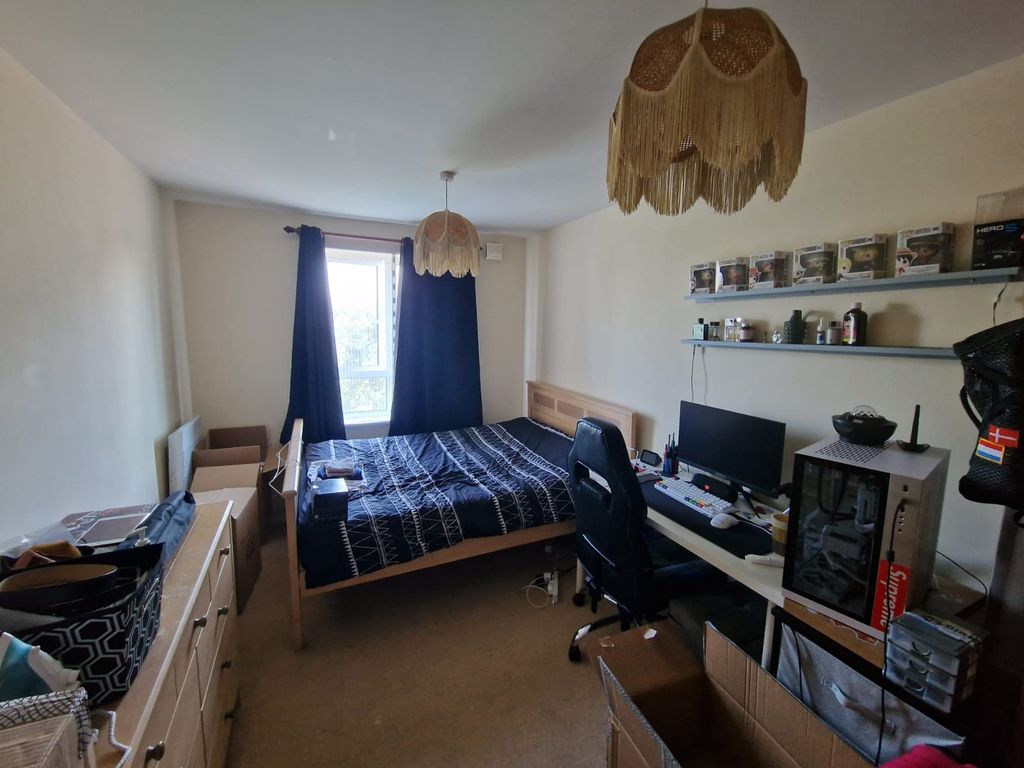 2 bed flat for sale in Windmill Lane, London E15, £380,000