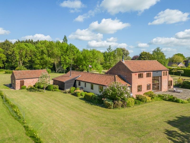 6 bed barn conversion for sale in Tinkers Lane, Reymerston, Norwich NR9, £975,000