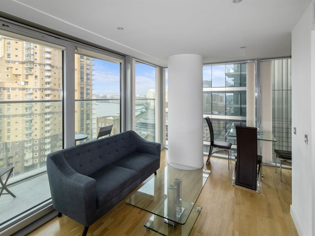 1 bed flat for sale in Marsh Wall, Canary Wharf, London E14, £510,000