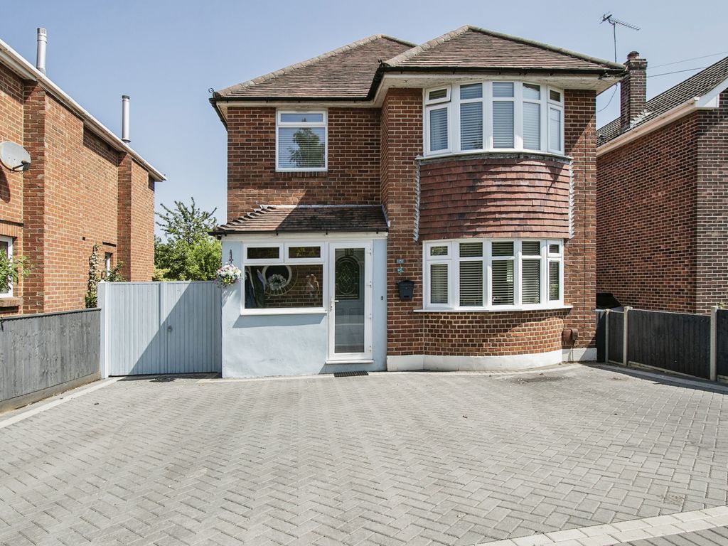 3 bed detached house for sale in Wimborne Road, Muscliff, Bournemouth, Dorset BH10, £450,000