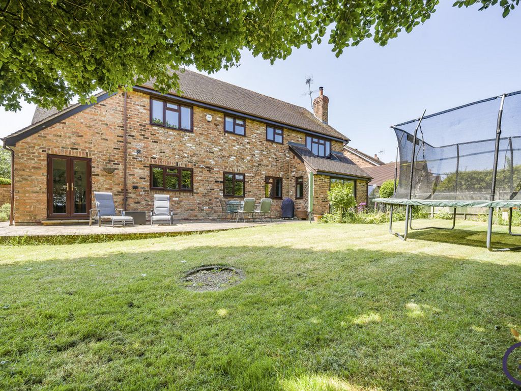 5 bed detached house for sale in Barber Close, Hurst RG10, £1,300,000