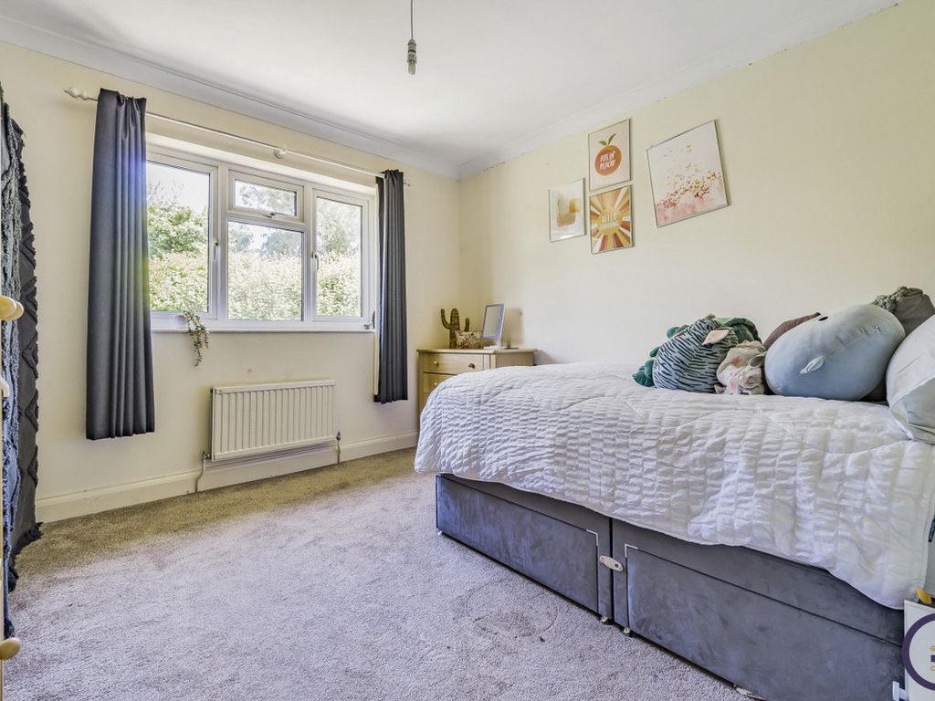 5 bed detached house for sale in Barber Close, Hurst RG10, £1,300,000