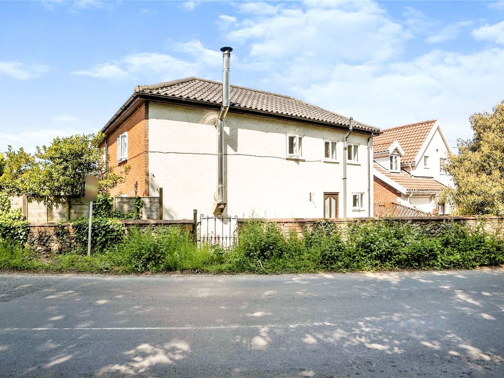 5 bed cottage for sale in Honingham Road, Barnham Broom, Norwich, Norfolk NR9, £375,000