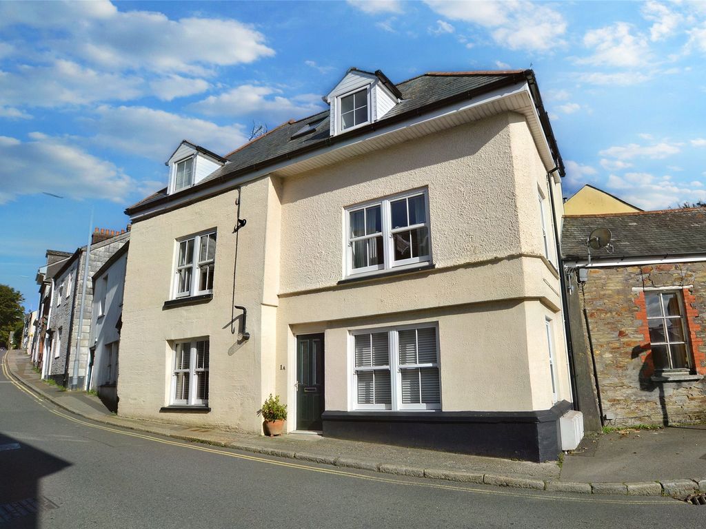 2 bed flat to rent in Higher Lux Street, Liskeard, Cornwall PL14, £725 pcm