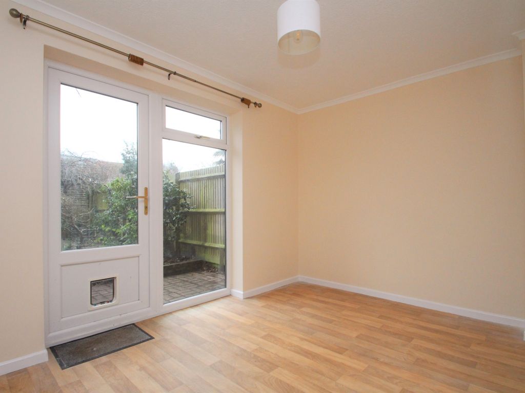 3 bed town house to rent in St. Botolphs Road, Worthing BN11, £1,500 pcm