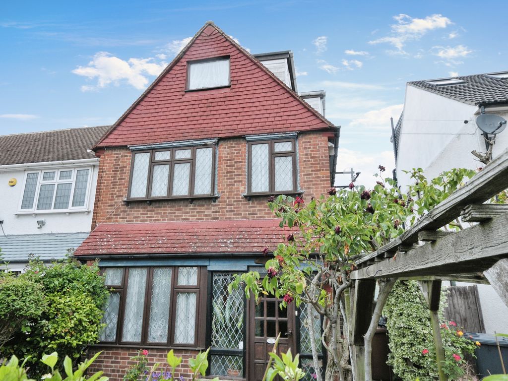 4 bed end terrace house for sale in Carstairs Road, London SE6, £500,000