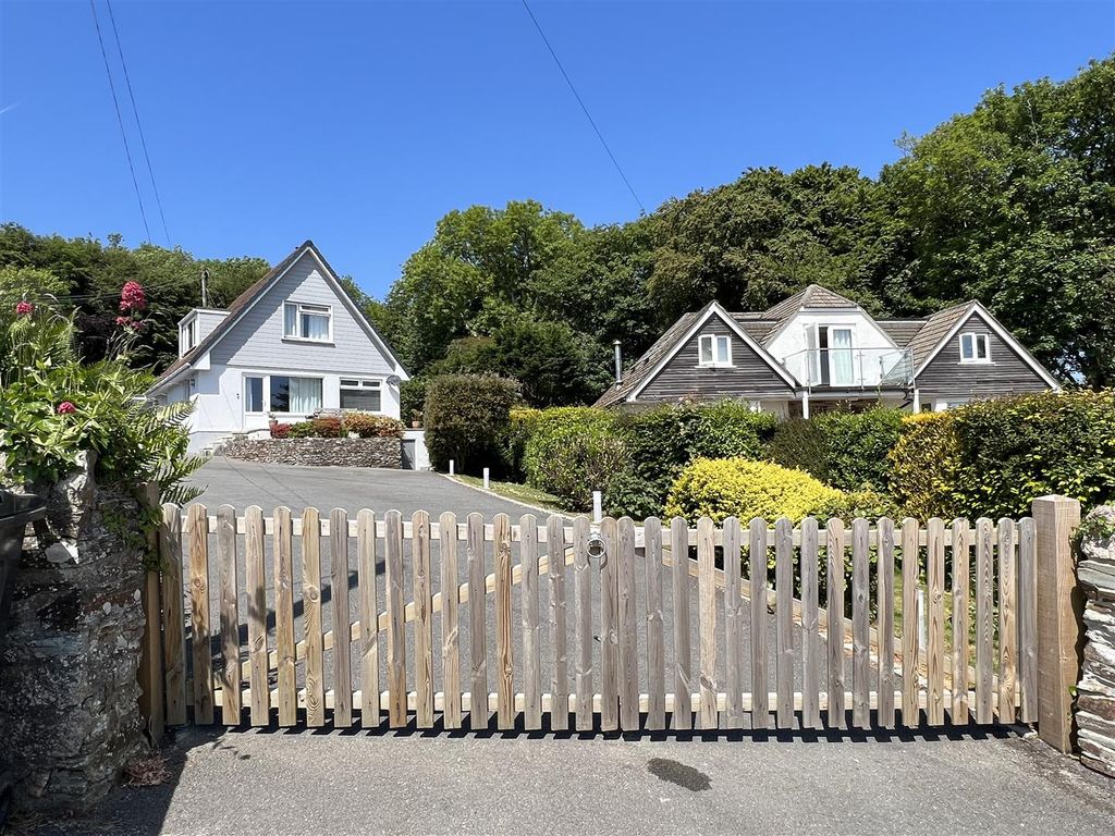 3 bed detached house for sale in Porthpean Beach Road, St Austell, St. Austell PL26, £785,000