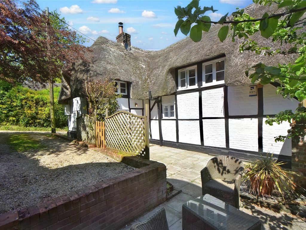 3 bed cottage for sale in Wootton Rivers, Marlborough, Wiltshire SN8, £450,000