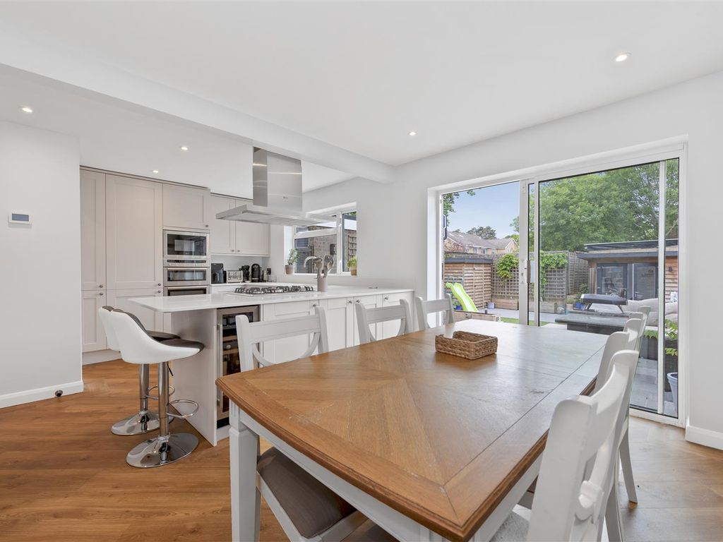 4 bed detached house for sale in Gainsborough Drive, Ascot SL5, £650,000