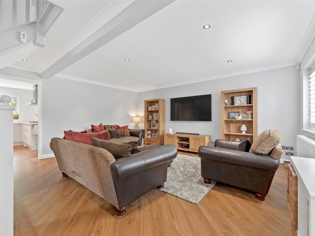 4 bed detached house for sale in Gainsborough Drive, Ascot SL5, £650,000