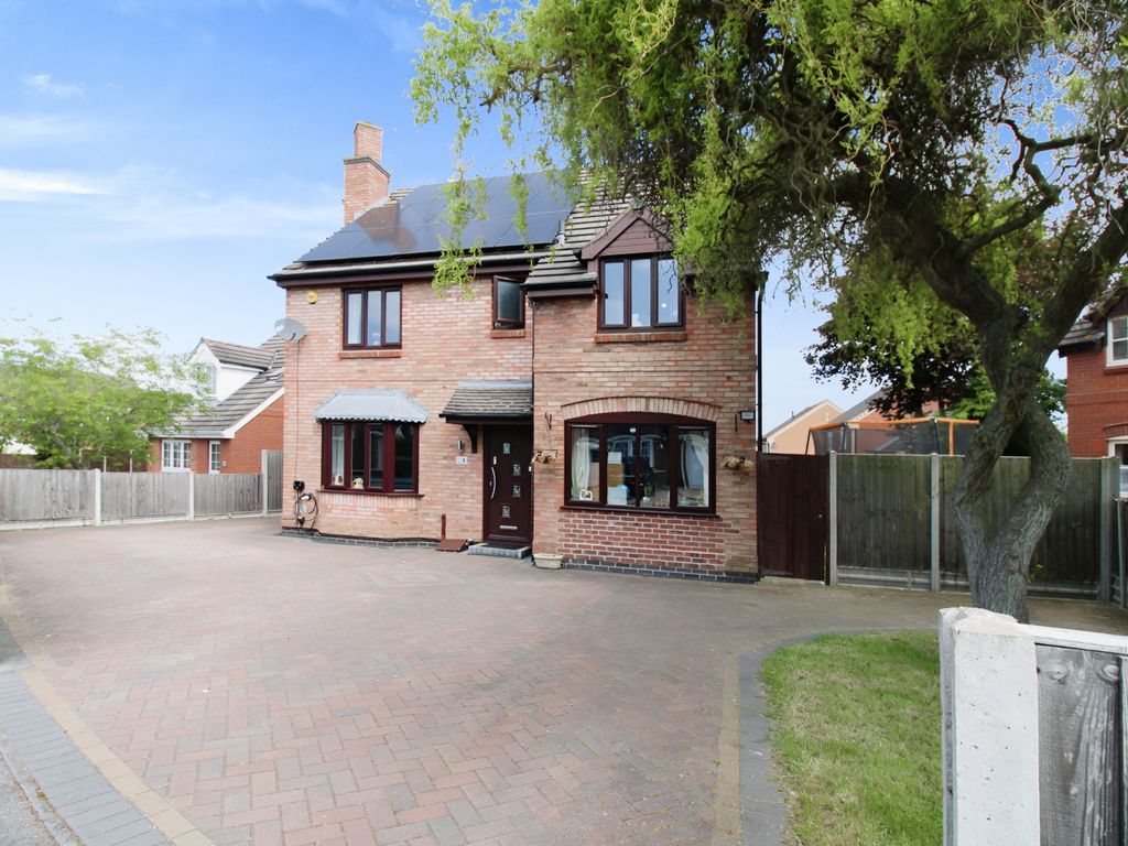 5 bed detached house for sale in Needham Close, Oadby, Leicester LE2, £525,000