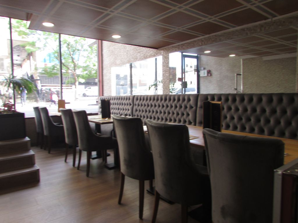 Restaurant/cafe to let in Chapel Street, Luton, Bedfordshire LU1, £24,000 pa