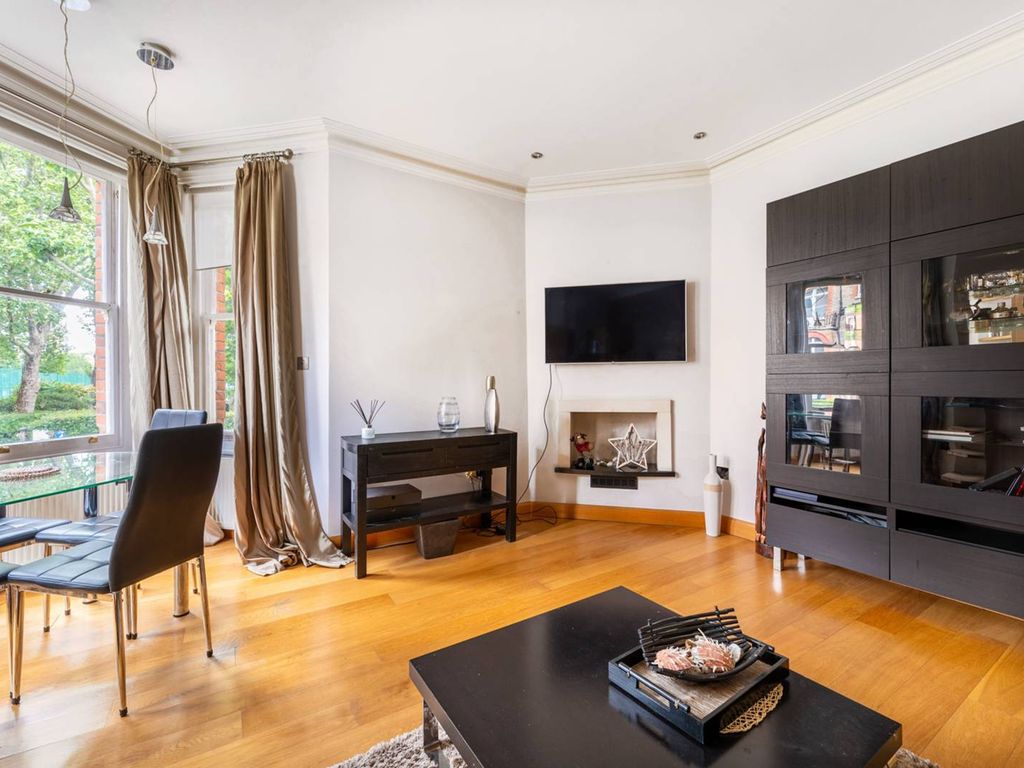 1 bed flat for sale in Essendine Mansions, Maida Vale, London W9, £625,000