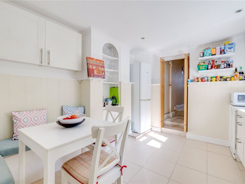 2 bed flat for sale in Dymock Street, London SW6, £599,950