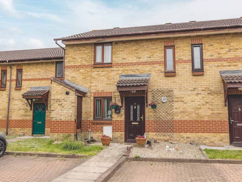 2 bed terraced house for sale in Humber Close, West Drayton UB7, £425,000