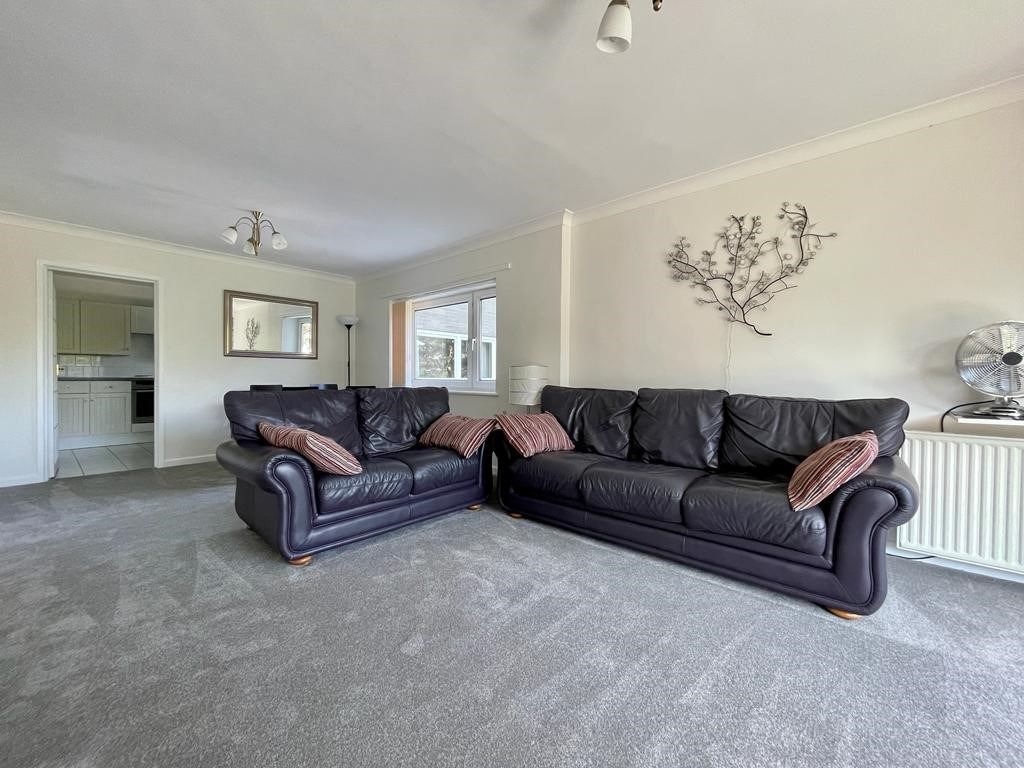 2 bed flat for sale in Ashdown, 1 Chine Crescent Road, Bournemouth BH2, £300,000