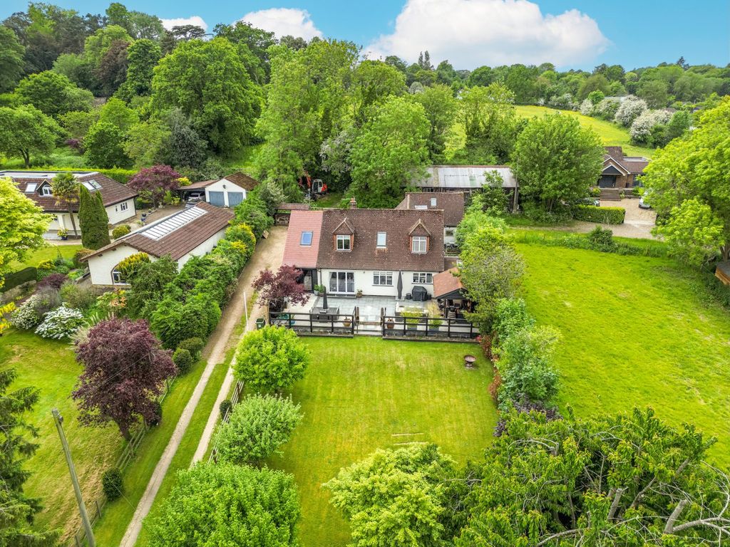 4 bed detached house for sale in Langley Road, Chipperfield, Kings Langley WD4, £1,400,000