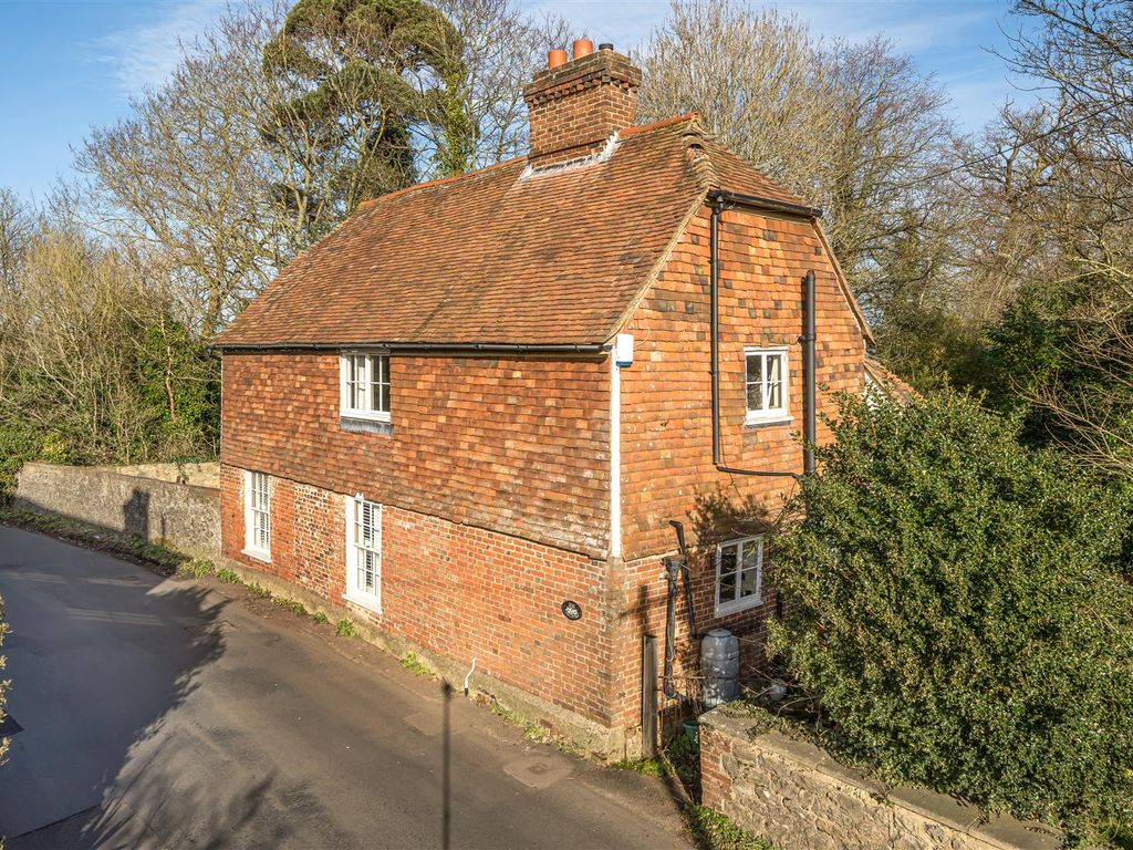 3 bed cottage for sale in Clare Lane, East Malling, West Malling ME19, £550,000