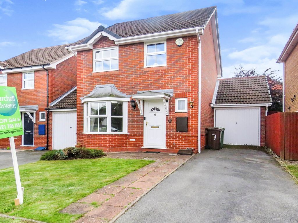 3 bed link-detached house for sale in Alderton Close, Solihull B91, £435,000