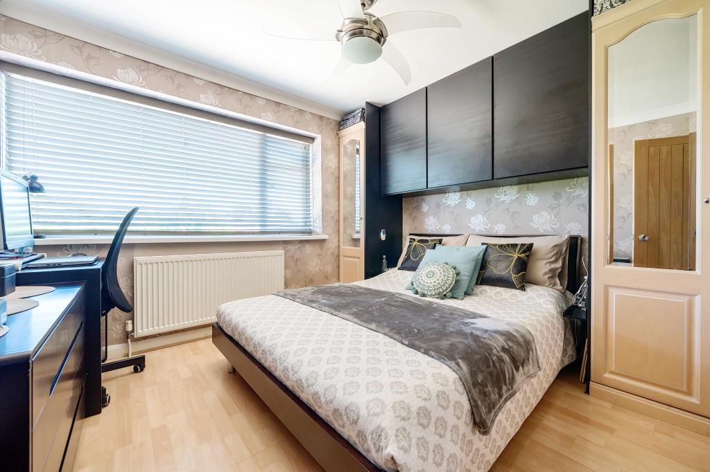 3 bed maisonette for sale in Slough, Berkshire SL1, £350,000