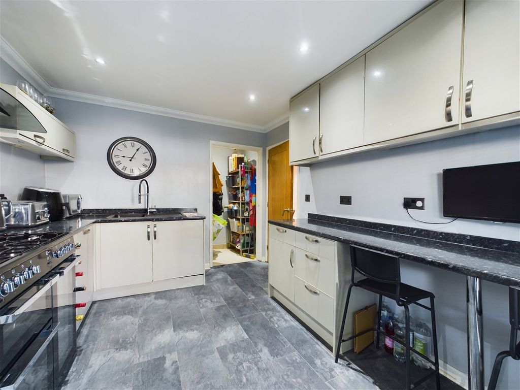 3 bed terraced house for sale in Rowan Avenue, Hove BN3, £425,000