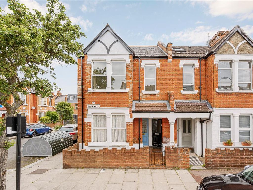 2 bed flat for sale in Willow Vale, Shepherds Bush W12, £360,000