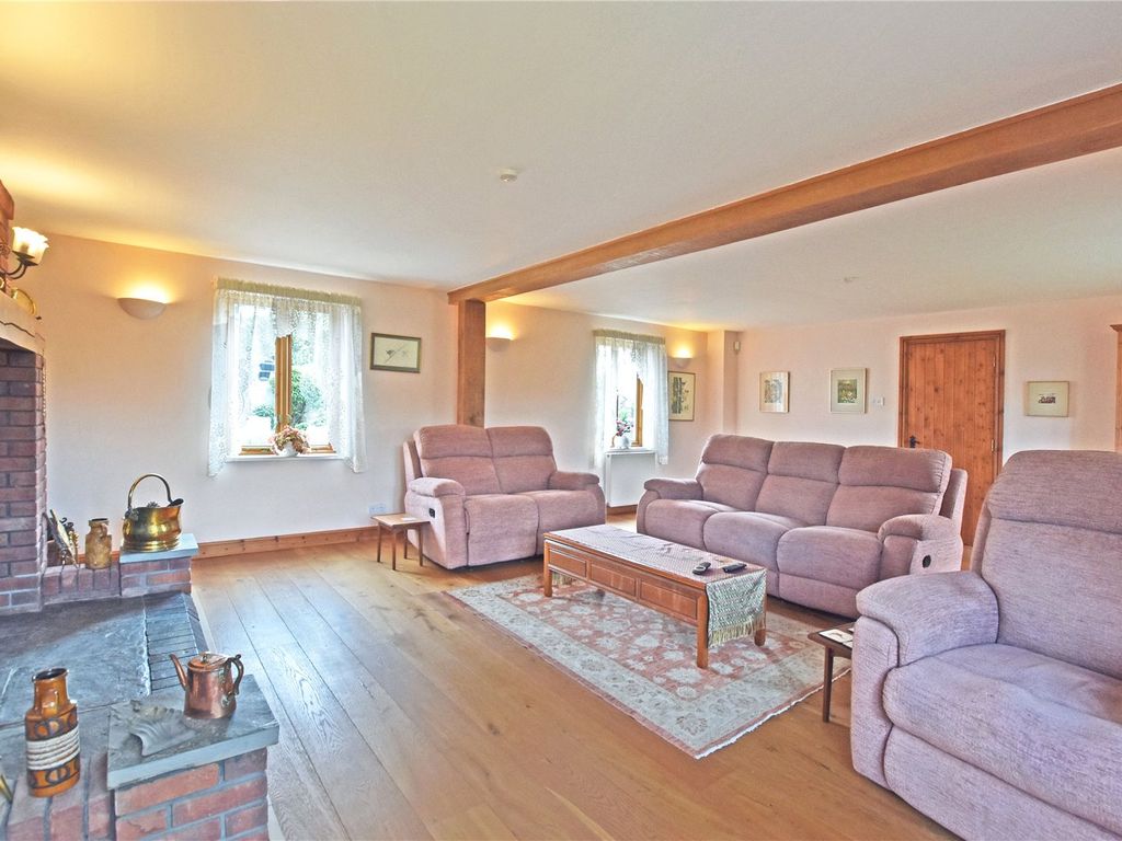 5 bed detached house for sale in Llandegley, Llandrindod Wells, Powys LD1, £540,000