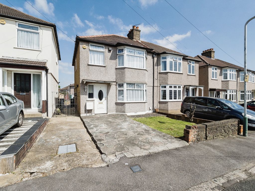 3 bed semi-detached house for sale in Hayden Way, Romford RM5, £435,000