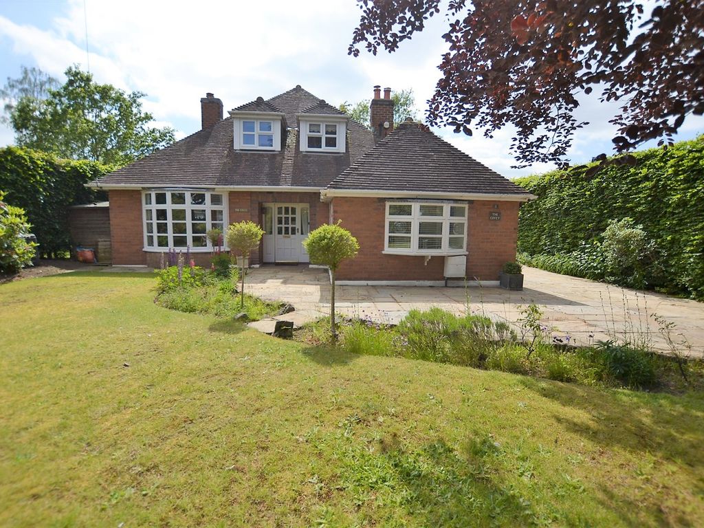 4 bed detached bungalow for sale in Mill Lane, Goostrey, Crewe CW4, £630,000