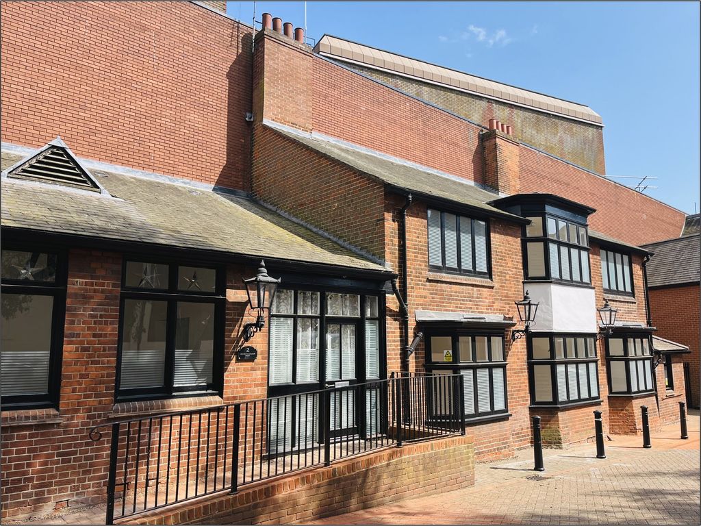 Retail premises to let in 2 Crown And Anchor Mews, Tower Ramparts, Ipswich, Suffolk IP1, £15,000 pa