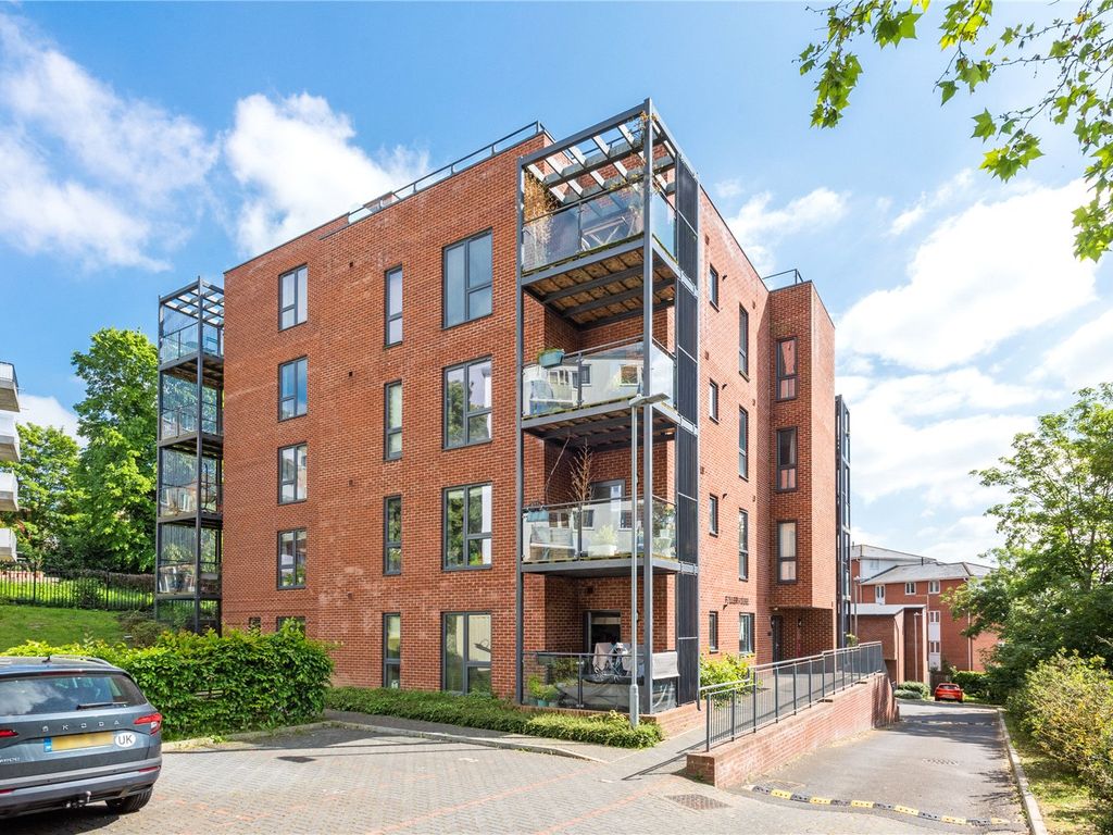 1 bed flat for sale in Fuller House, Broadash Close SW16, £300,000