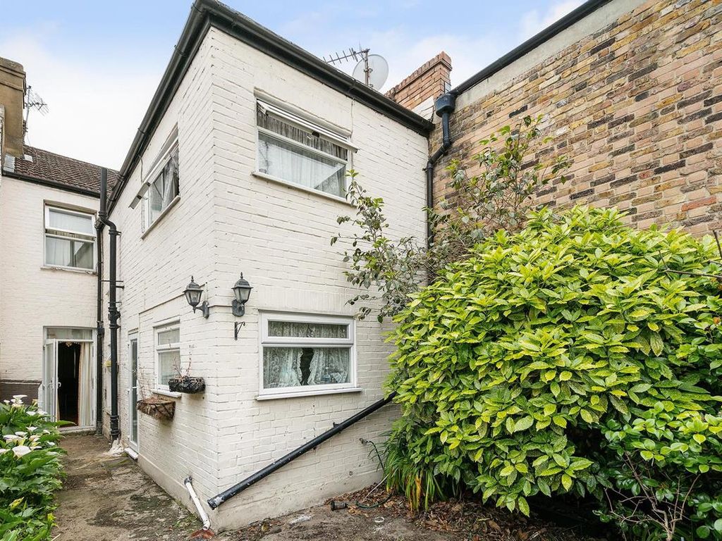 3 bed terraced house for sale in Disbrowe Road, Hammersmith, London W6, £949,950