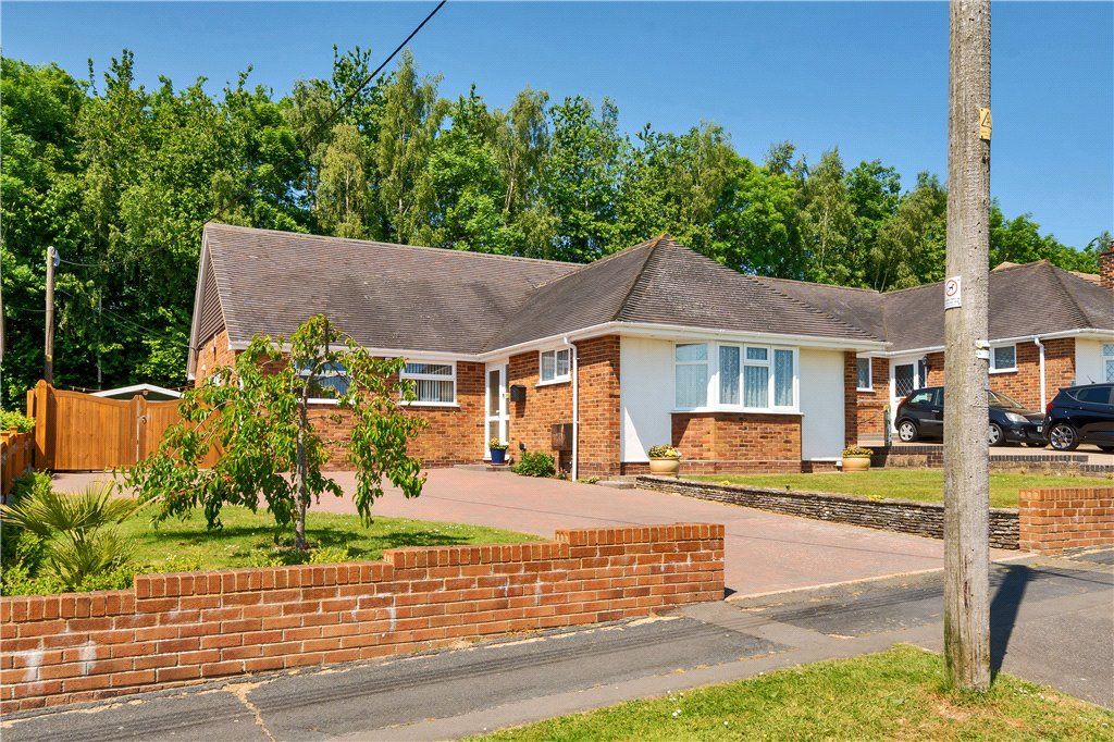 5 bed detached bungalow for sale in Testlands Avenue, Nursling, Southampton, Hampshire SO16, £575,000