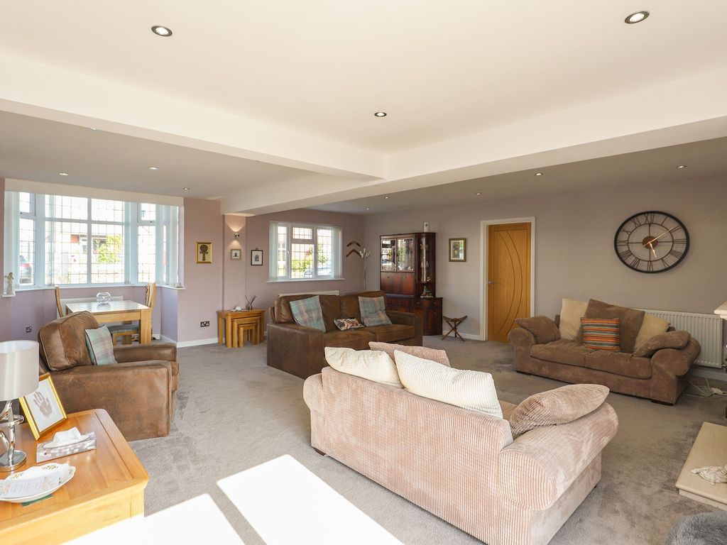 3 bed detached house for sale in Manor Road, Brimington S43, £375,000