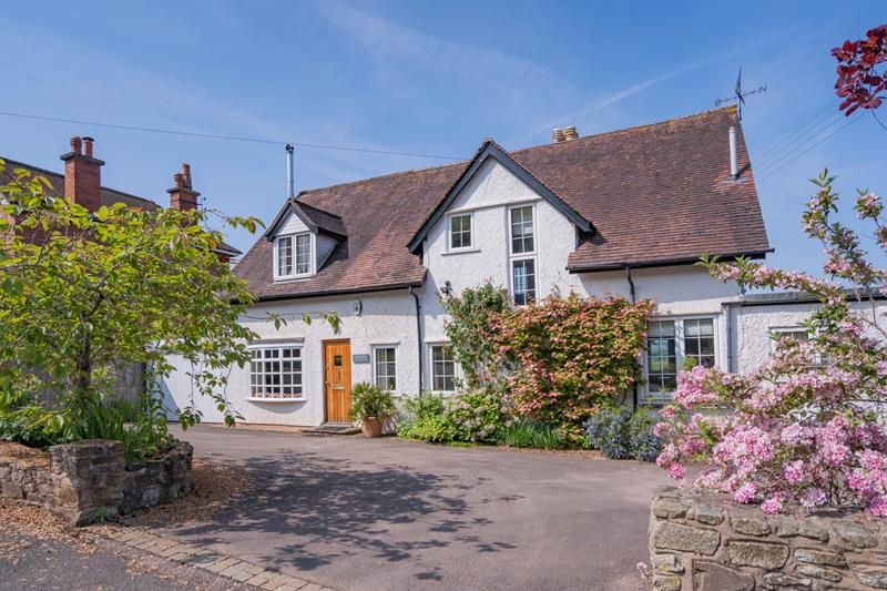 4 bed detached house for sale in High Lea, Bank Crescent, Ledbury, Herefordshire HR8, £695,000