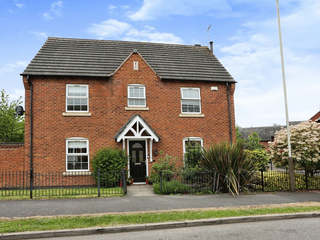 4 bed detached house for sale in Lady Hay Road, Leicester, Leicestershire LE3, £400,000
