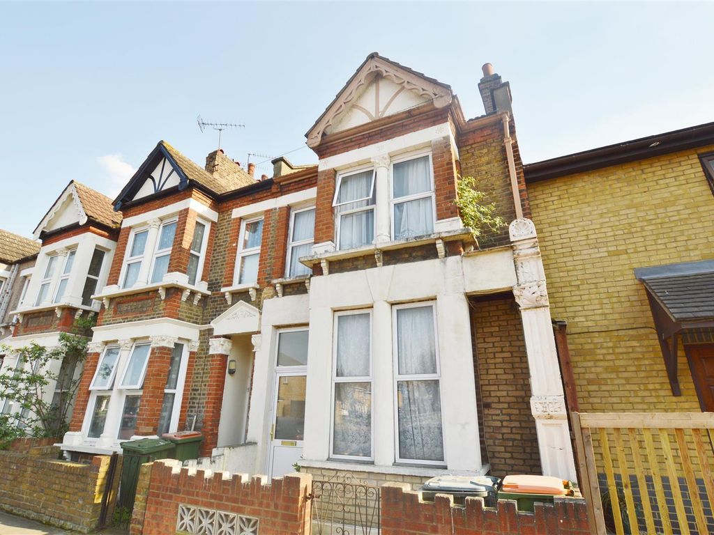 4 bed terraced house for sale in Rochester Avenue, London E13, £550,000
